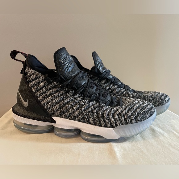 Nike LeBron 16, men’s size 11 - Picture 1 of 7